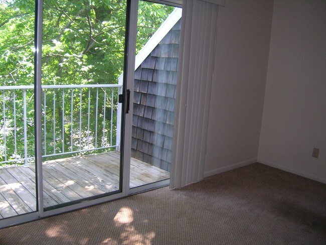 Building Photo - 602 Cabell Ave
