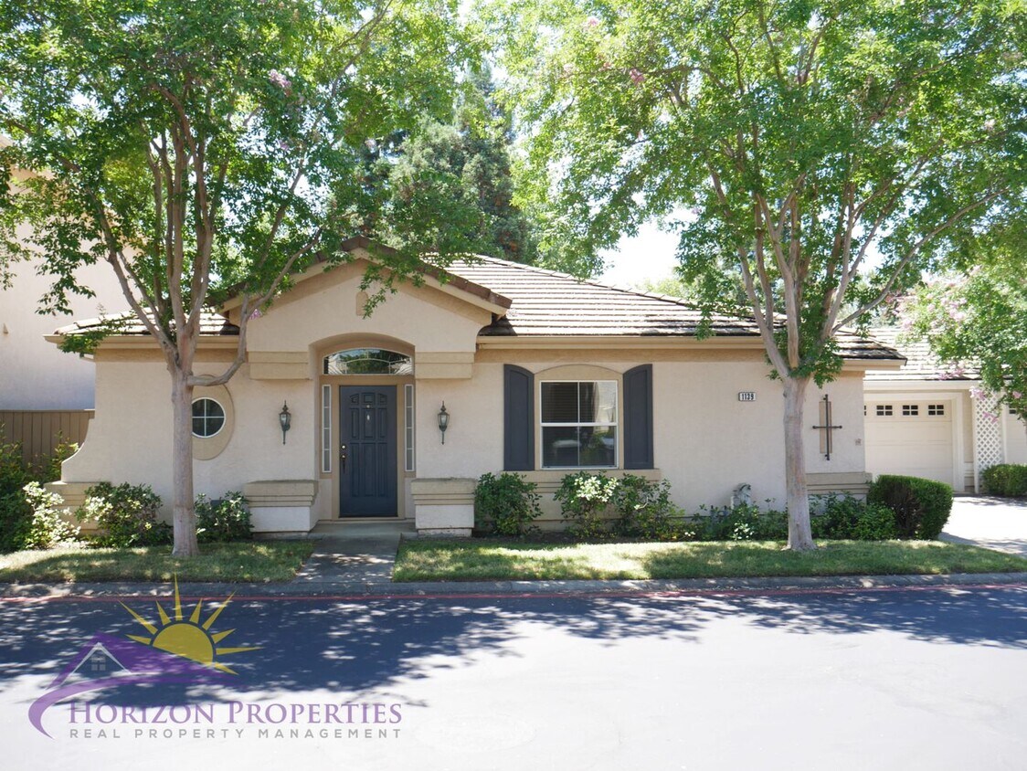 Foto principal - 3 Bed 2 Bath 1,130 sqft Single Family Home...
