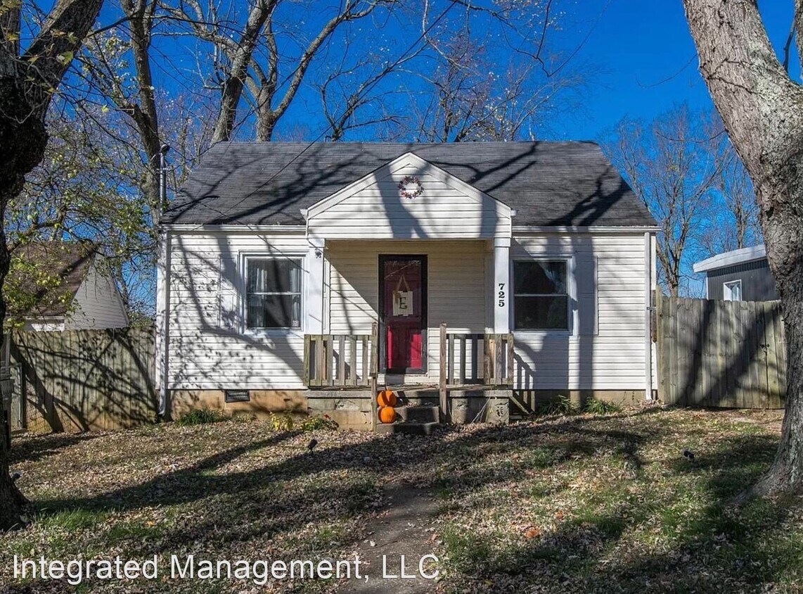 Primary Photo - 3 br, 1.5 bath House - 725 Lakeview Drive