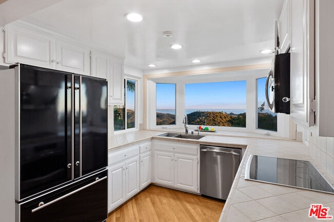 Building Photo - 23208 W Paloma Blanca Dr