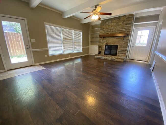 Building Photo - 216 Magnolia Dr