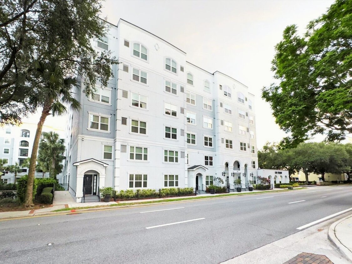 Downtown stunner! 1-Bed / 1-Bath in the Gr... - Downtown stunner! one bed one bath in the ...