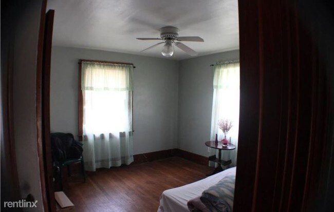 Foto del edificio - 3 br, 1 bath House - 724 Woodbine Street