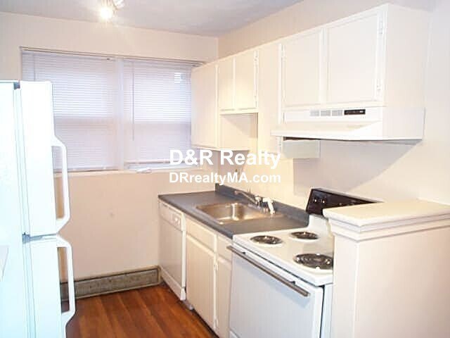 Building Photo - 402 Highland Ave