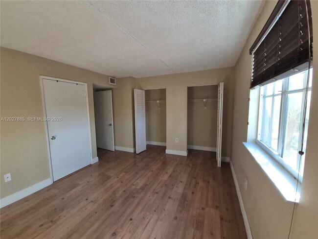 Foto del edificio - 6045 NW 186th St