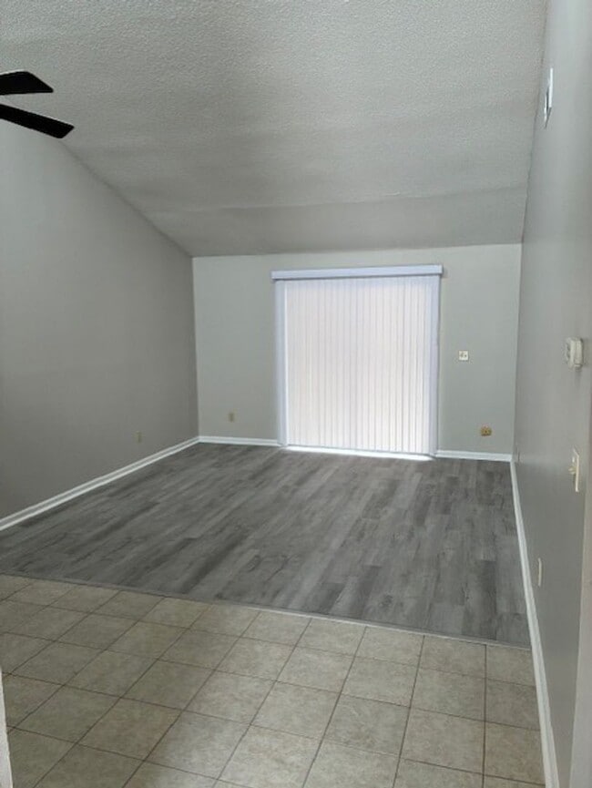 Building Photo - 112 Admiral's Walk Dr