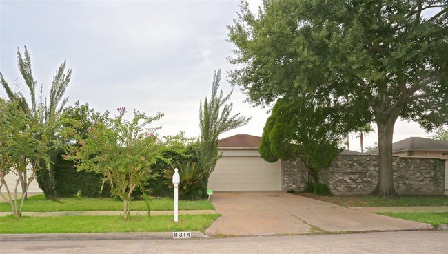 Building Photo - 9314 Riverside Lodge Dr