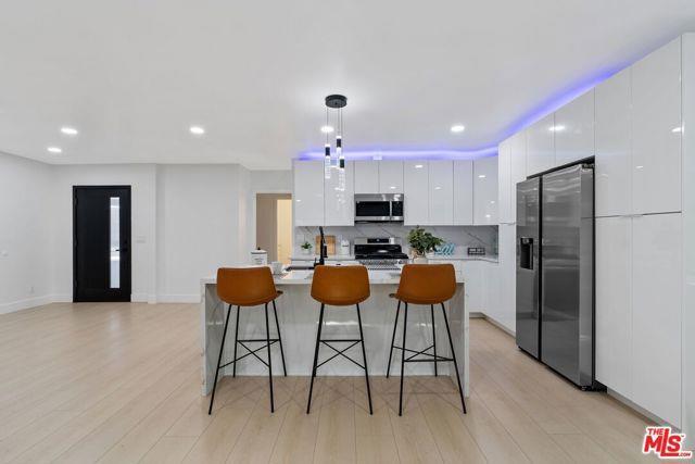 Foto del edificio - 5413 Halbrent Ave