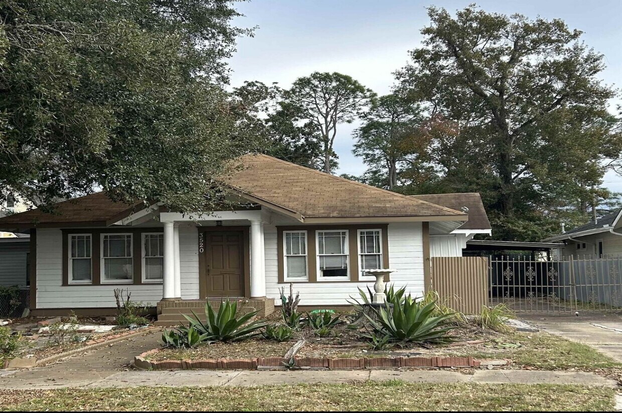 Foto principal - 3520 5th St