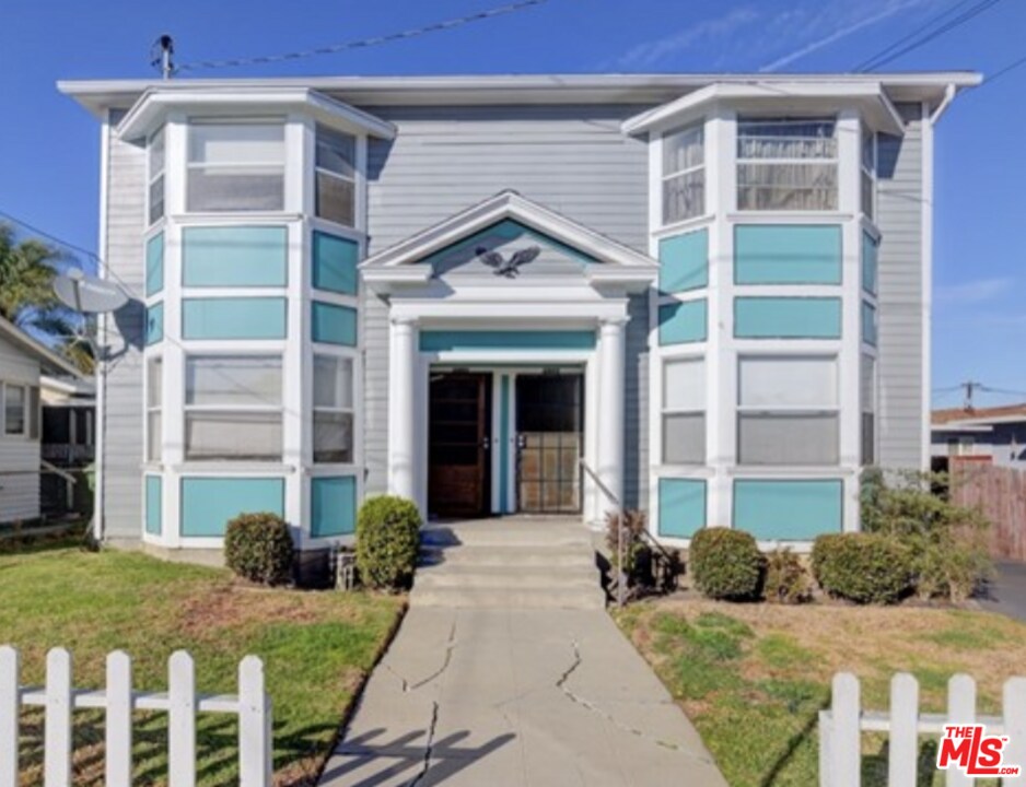 Foto principal - 584 W 11th St