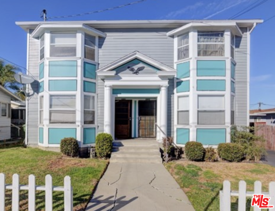 Foto principal - 586 W 11th St