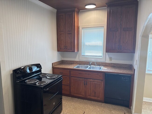 Foto del edificio - 2 Bedroom 1 Bath House $795! Central Air &...