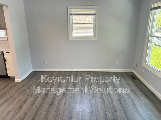 Foto del edificio - 421 N Charlotte Ave
