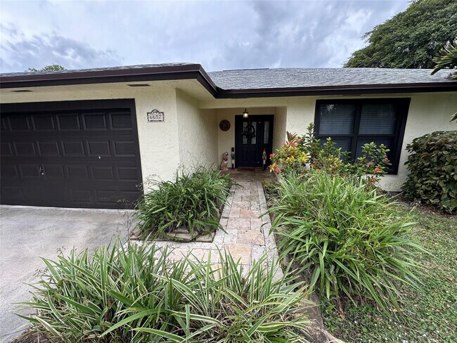 Building Photo - 6657 Paul Mar Dr