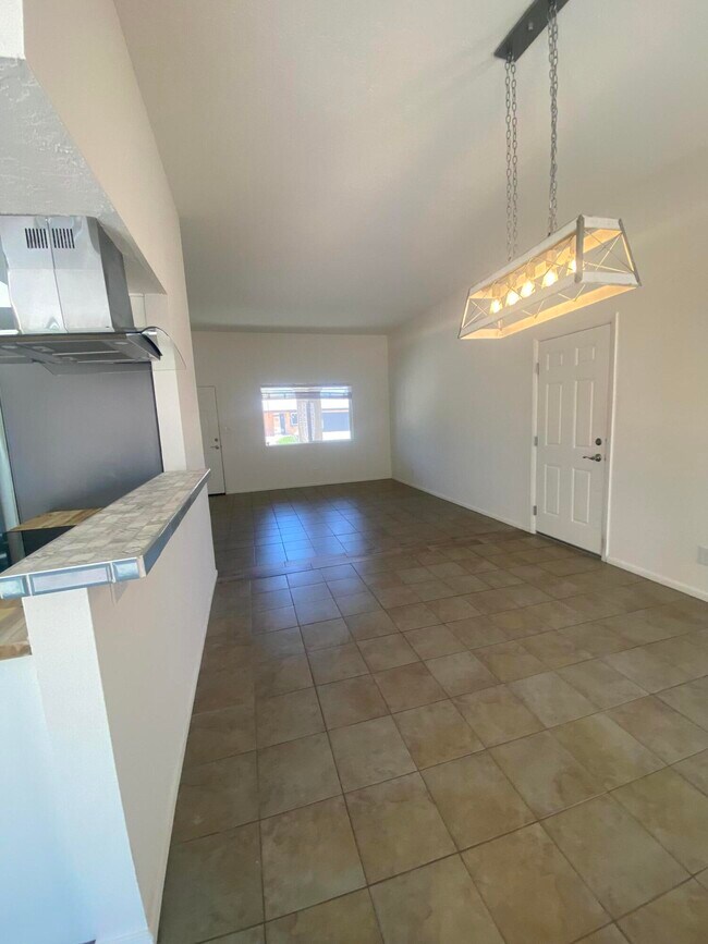 Building Photo - 10501 Delicado Pl NE