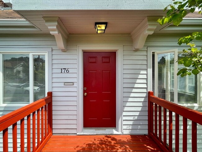 Building Photo - Great Home For Rent