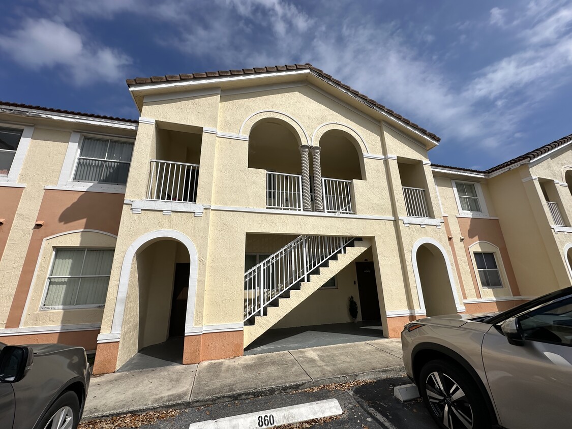 Foto principal - 1651 SE 28th Ct