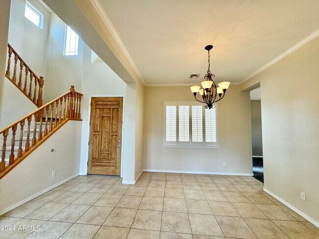 Building Photo - 642 E Torrey Pines Pl