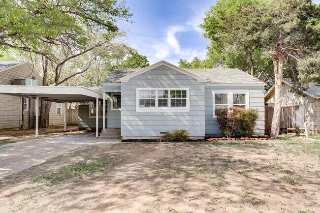 Building Photo - 2404 25th St