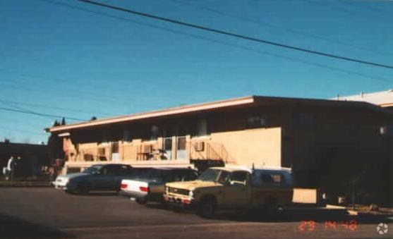 Building Photo - The Reagle