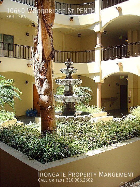 Foto del edificio - 10640 Woodbridge St