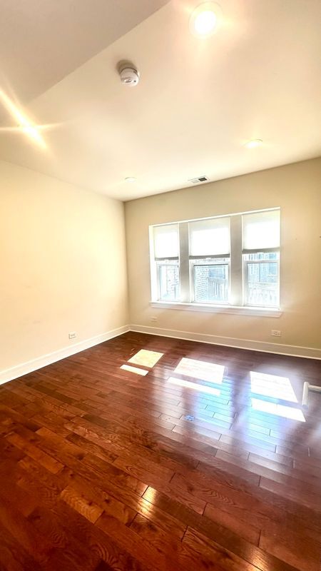 Foto del edificio - 1145 W Lunt Ave