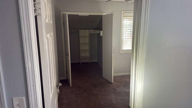 Building Photo - 3411 Cobbs Ferry Dr