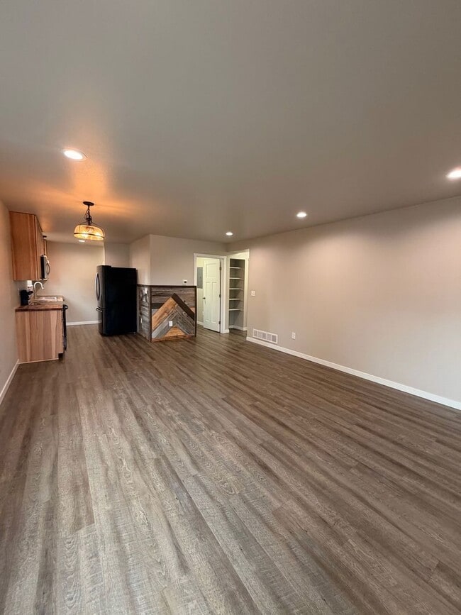 Foto del edificio - 2 Bedroom Apartment in Jewel Lake!