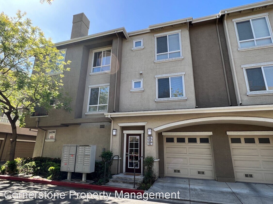 Foto principal - 3 br, 3.5 bath House - 490 White Chapel Ave.