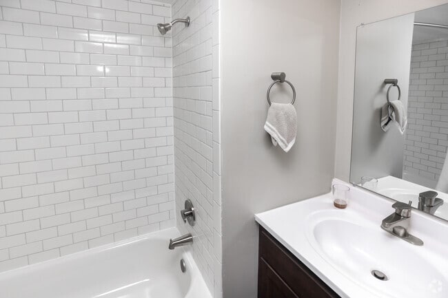 Studio - 510 ft² - Riley Towers