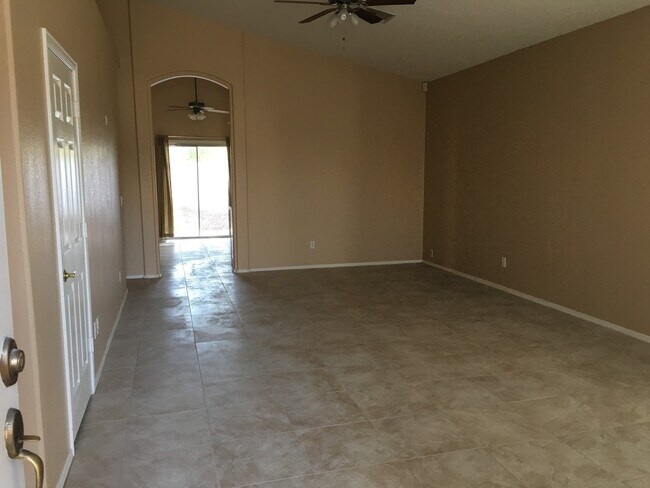 Foto del edificio - **GORGEOUS 3br/2ba/2garage HOUSE (GREENFIE...