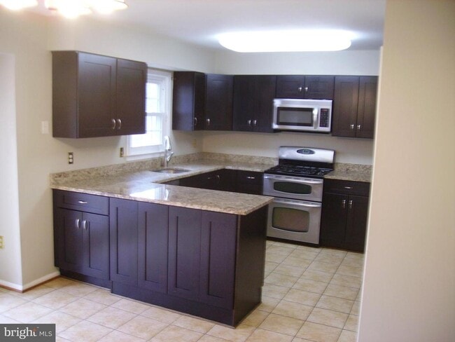 Building Photo - 7716 Jewelweed Ct