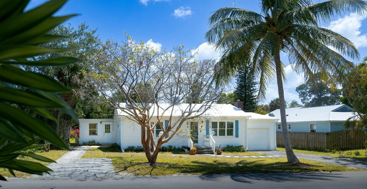 Foto principal - 4228 SE Bayview St