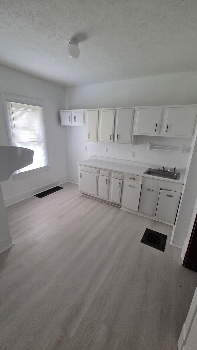 Foto del edificio - 3 Bedroom with Finished Attic Space/4th Room!