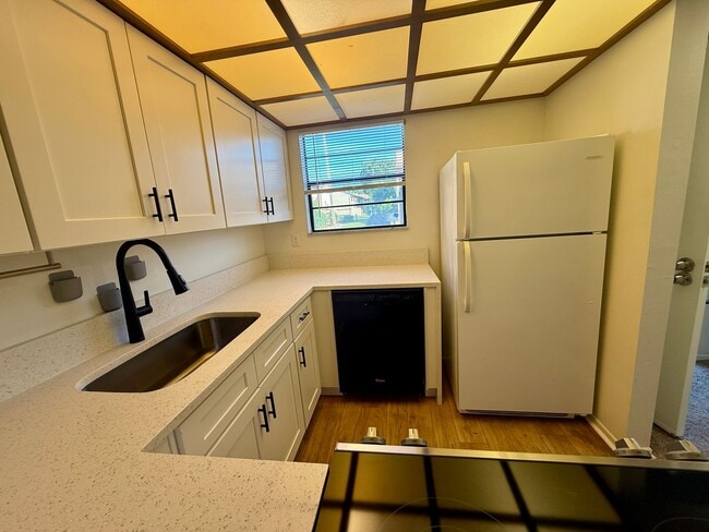 Foto del edificio - Serene Living at Townhomes of Lake Seminole 2/1.5 - 2 story condo