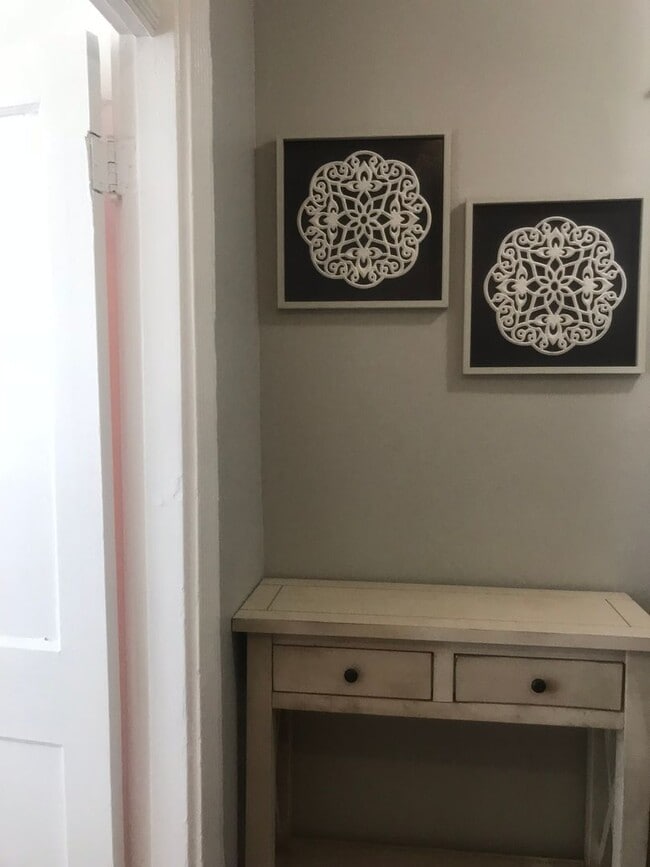 Building Photo - Fenway Living!! 1 Bed Split or 1 Bed
