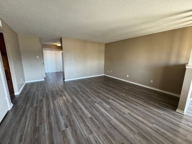 Building Photo - 2202 Hunt Dr