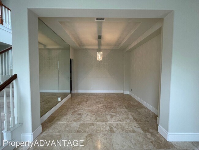 Foto del edificio - 4 br, 4.5 bath House - 7081 Corintia Street