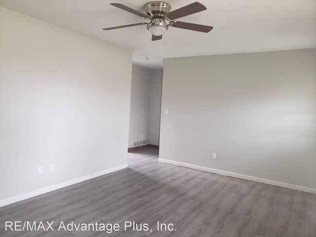 Building Photo - 3 br, 1.5 bath House - 105 Creekside Ct