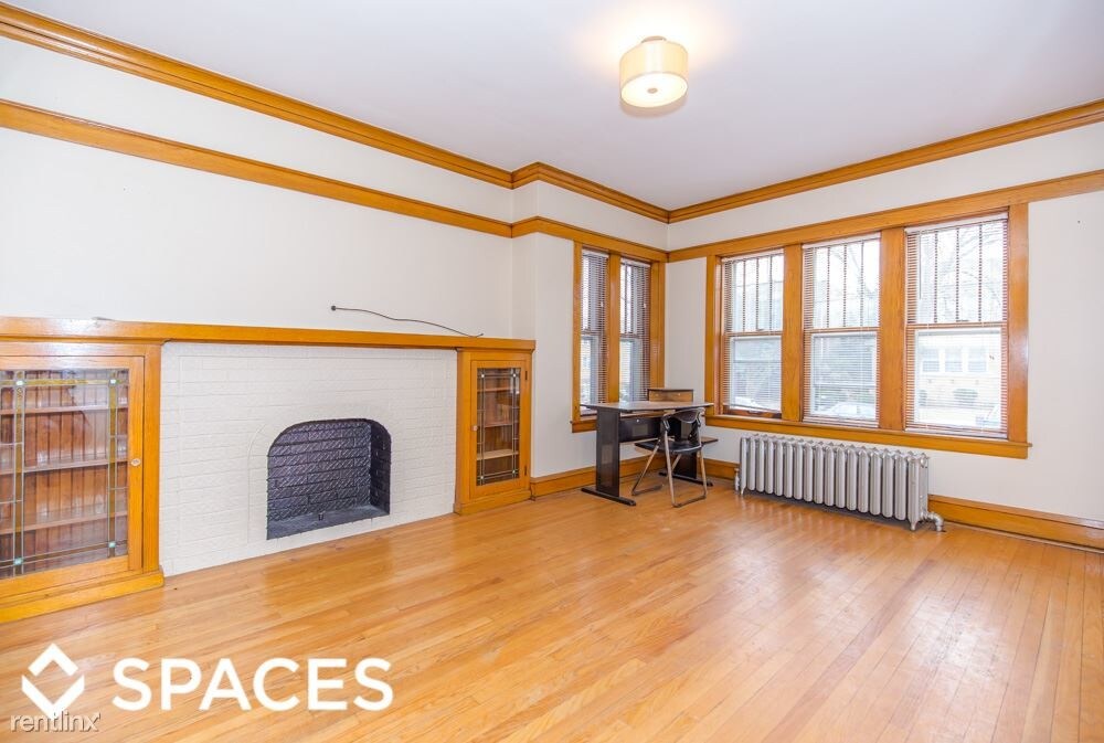 Primary Photo - 5006 W Sunnyside Ave