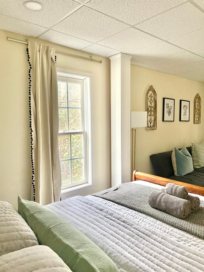 Foto del edificio - 2337 Ashmel Ct SW