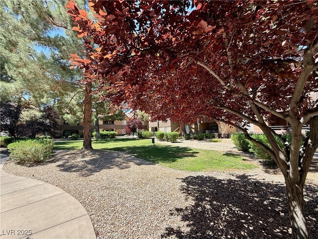 Building Photo - 2200 S Fort Apache Rd