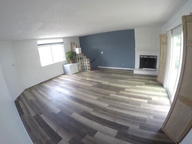 Building Photo - 1631 Van Horne Ln