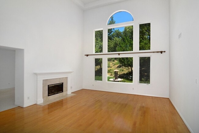 Building Photo - 25339 Prado De Los Arboles