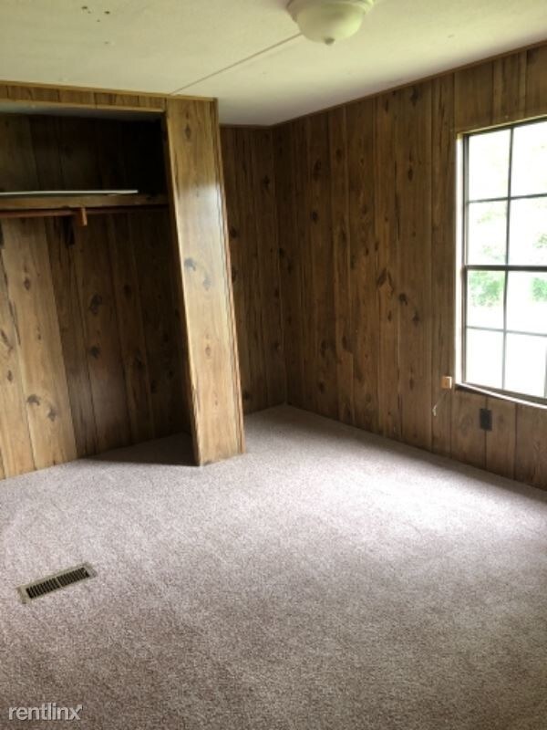 Building Photo - 3 br, 1 bath House - 894 Evergreen Road
