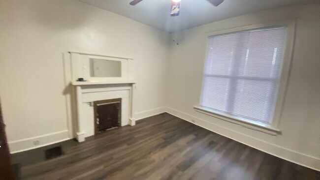 Foto del edificio - 38-40-40 E 18th Ave