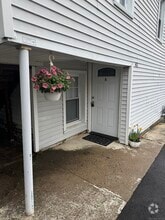 Building Photo - 41 Hubbard Pl