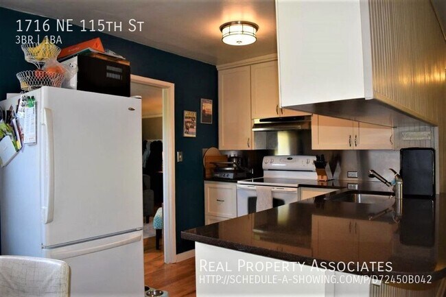 Building Photo - Single Family Home in Victory Heights
