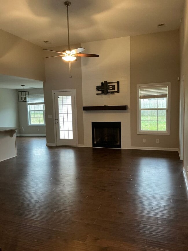 Building Photo - 804 Waldon Ct