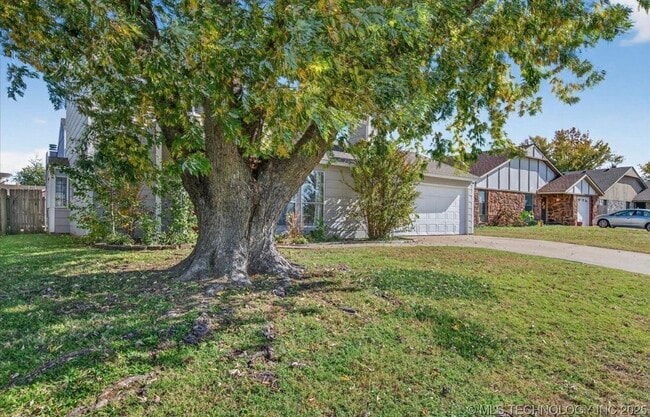 Building Photo - 420 N Cummings Ave